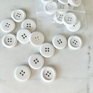 Bag of 50 Bright White 36 Ligne Buttons
